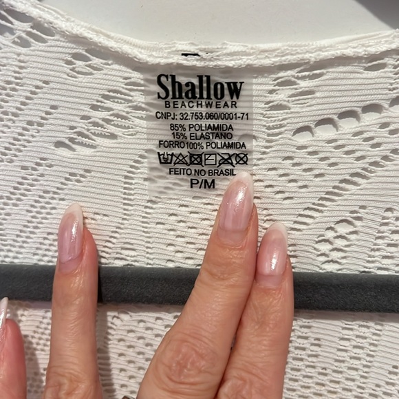 Beautiful white beach cover-up, never worn - Picture 3 of 6